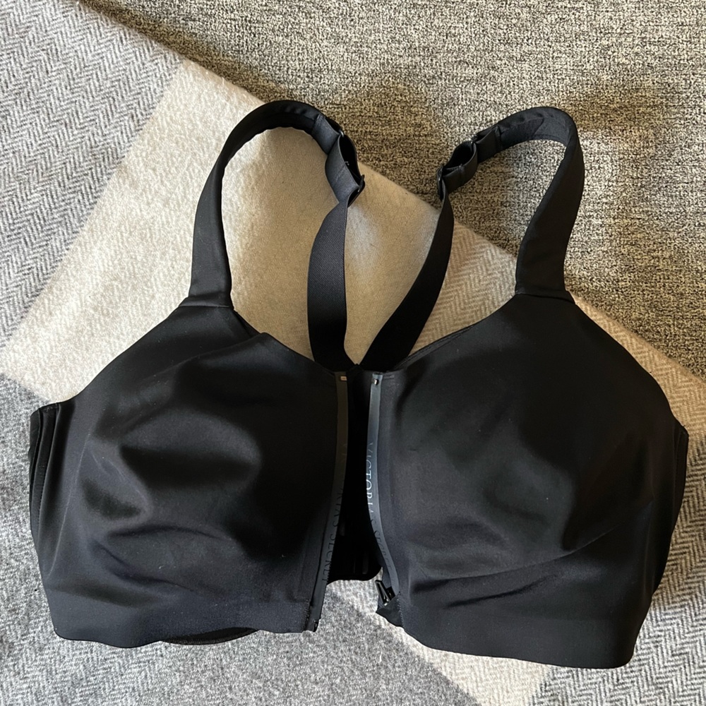 Victoria’s Secret | Knockout High Impact Front Close Sports Bra w/ Lace | 34DDD